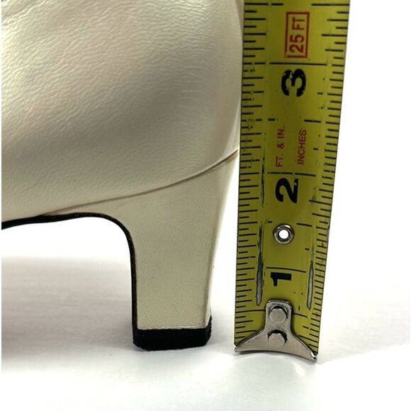 Peter Kaiser Leather Beige Pumps size 7 1/2 - Picture 13 of 13